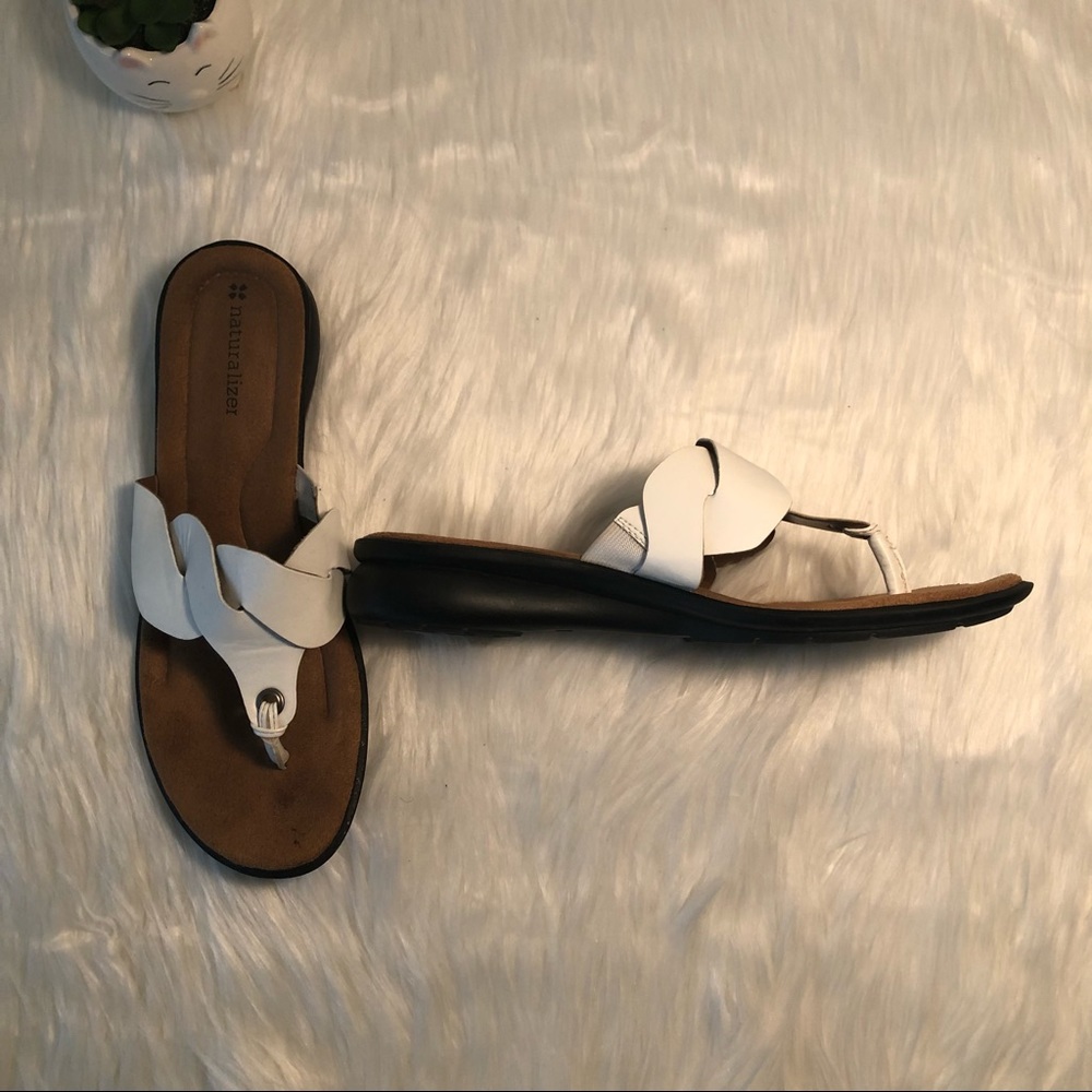 White Naturalizer thong sandals 11M Johan